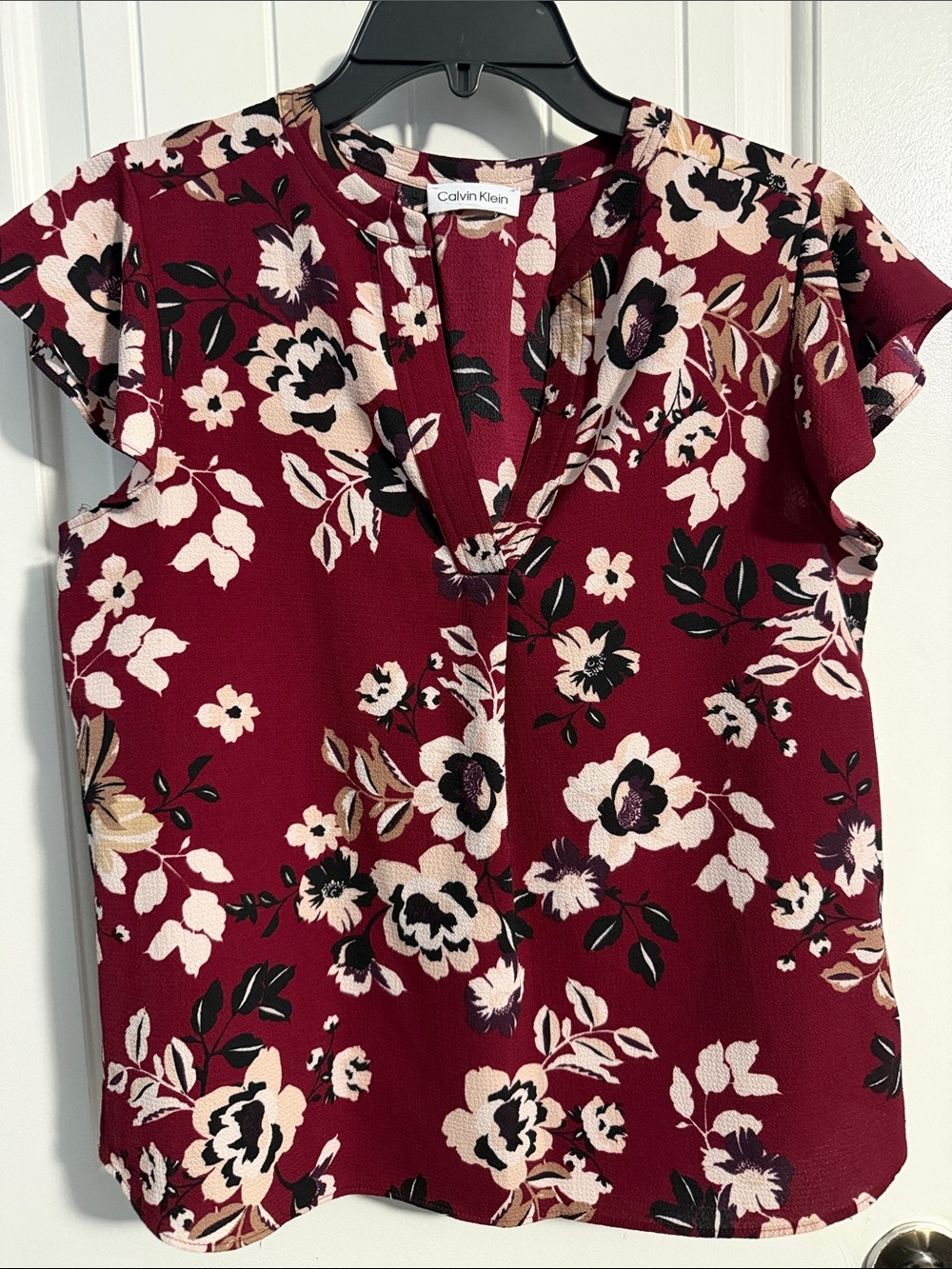 Calvin Klein Maroon Floral Split-Neck Flutter Sleeve Top
